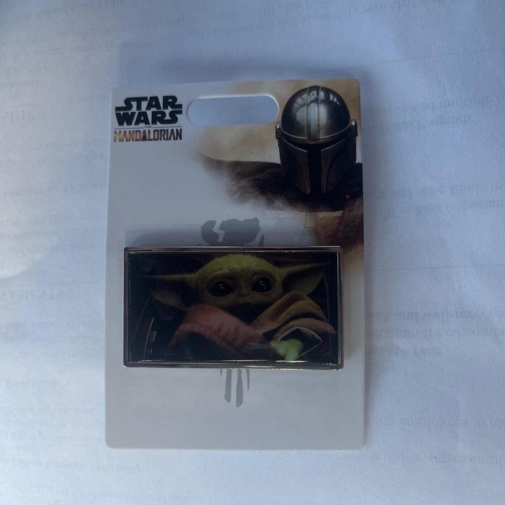 NWT Grogu Star Wars Plastic Top Disney Trading Pin